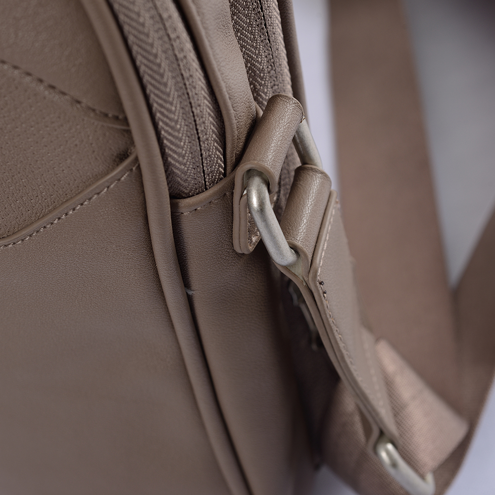fabrická zákazková unisex jednoramenná cross body PU kožená taška