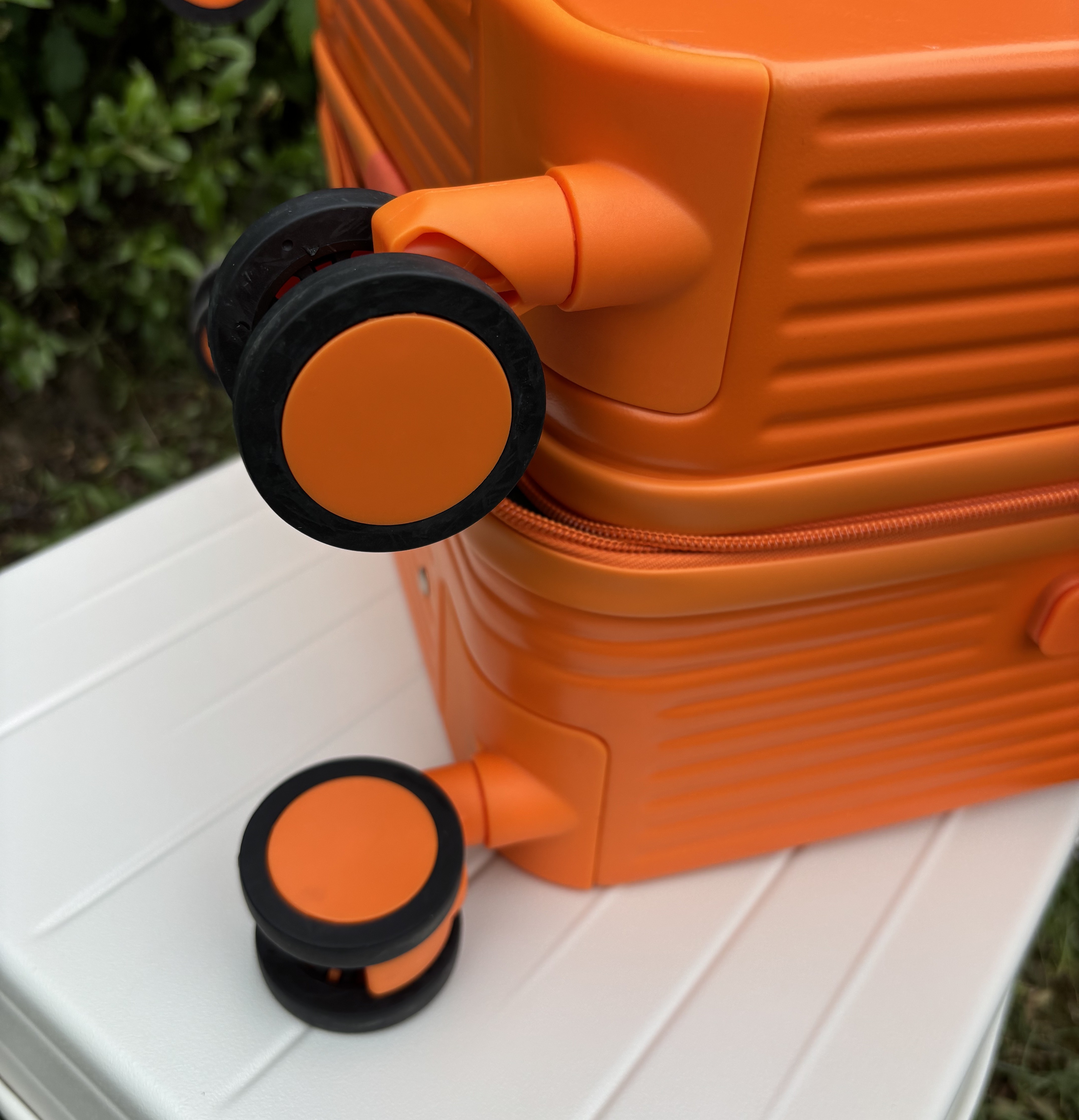 PP nové štýlové súpravy kufrov na batožinu Svetlá farba unisex populárny široký trolley design factory hot sell